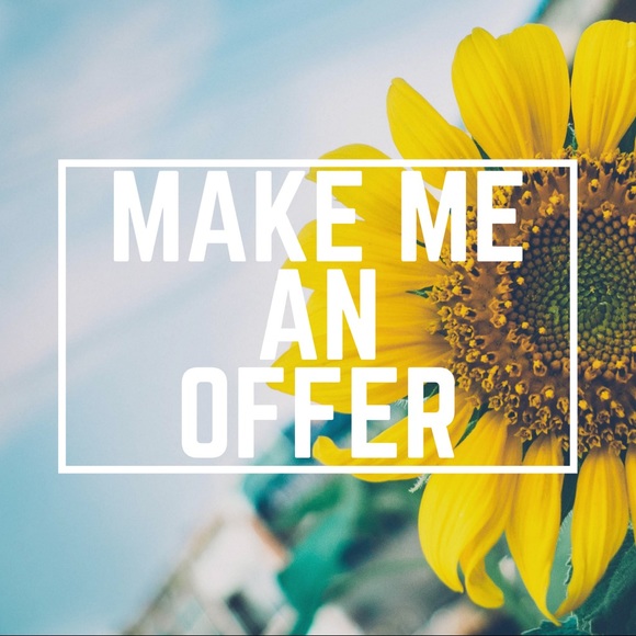 LAST SALE! MUST GO! Black Gold Reindeer Top - Picture 5 of 5